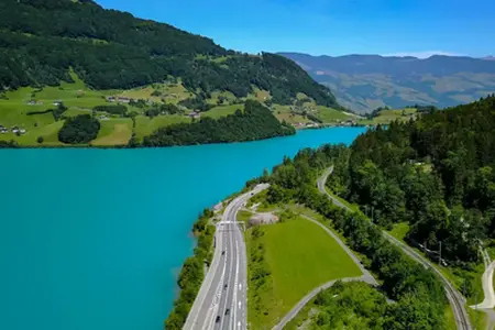 Švicarska vinjeta za autocestu 2025: Što je važno znati
