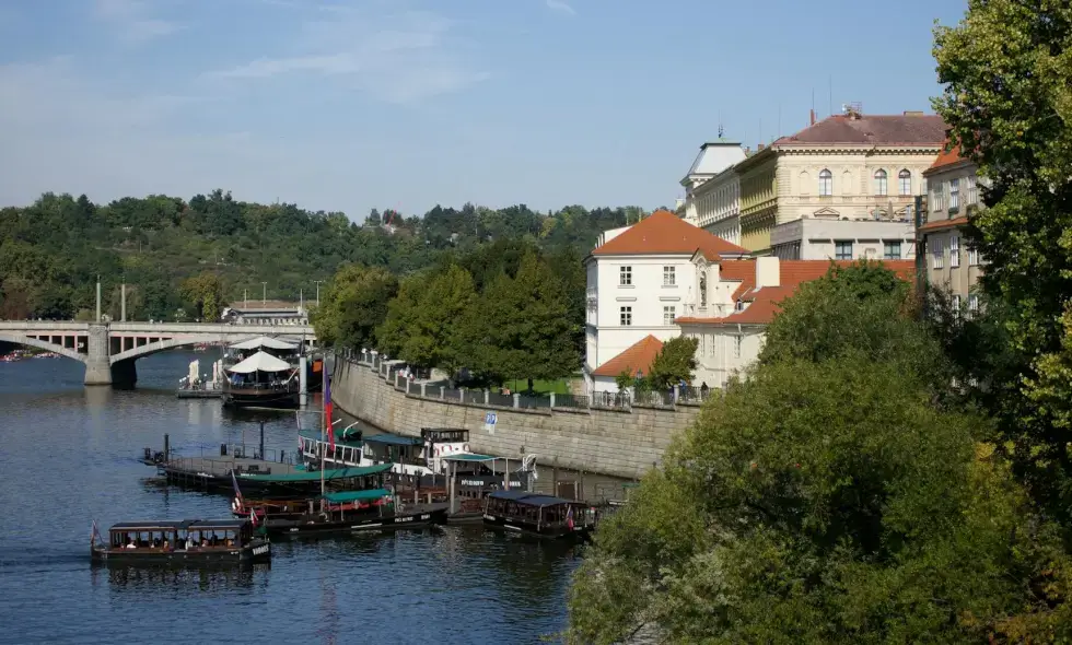 Po diaľniciach Českej republiky: Možnosti cestovania a atrakcie