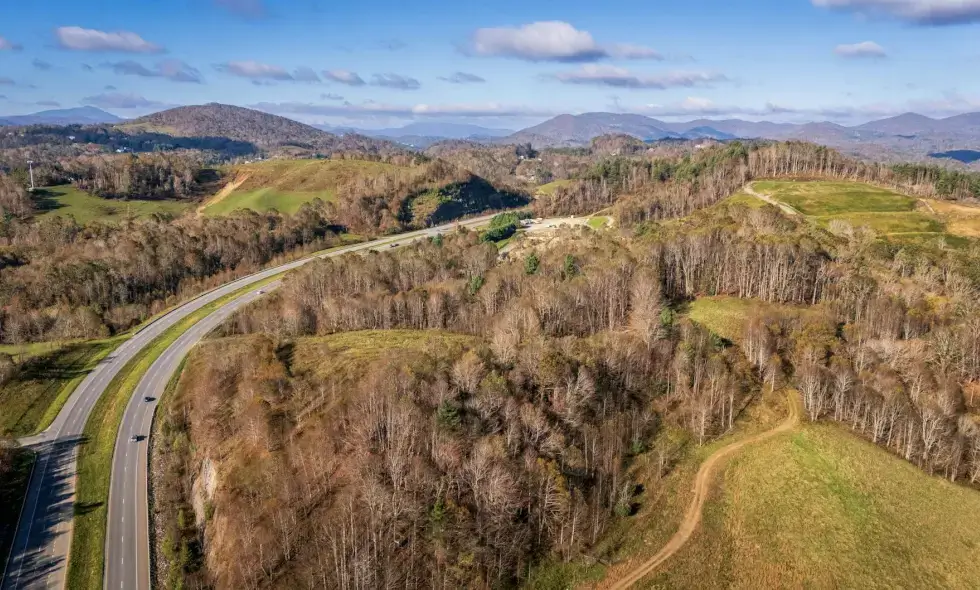 Treizeci de kilometri de autostradă: ŘSD promite că va deschide secțiunea de sud a M3 înainte de Crăciun.